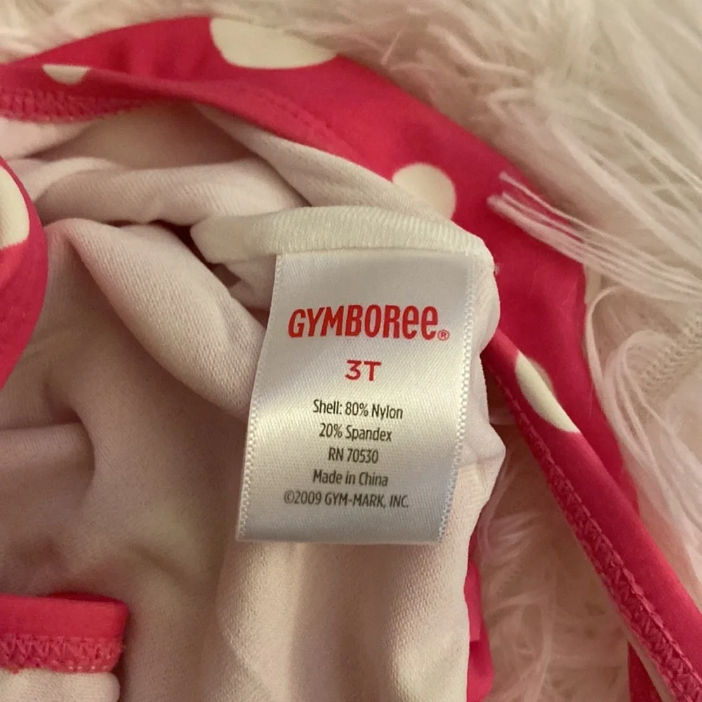 Toddler’s adorable swim suit!